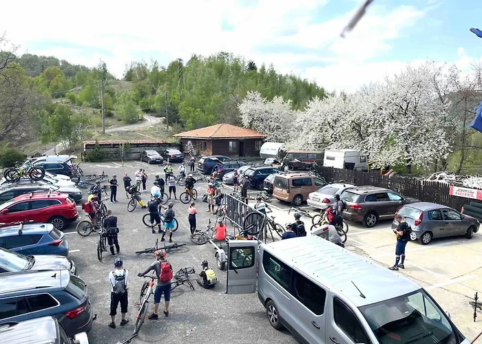 Mountain View Hotel Complex